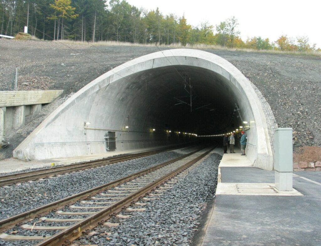 Bau des Egggetunnels (Eggequerung)