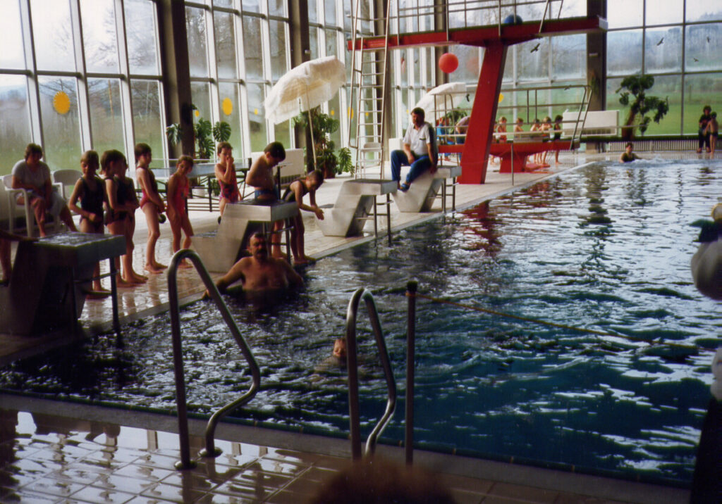 Bau/Einweihung des Hallenbades
