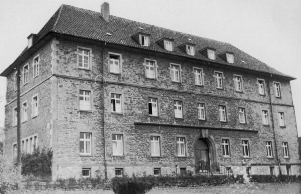 Aufstockung und Umbau des Krankenhauses zum Altenheim